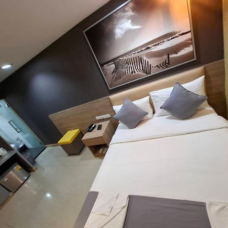 Pratunam19 Hotel Бангкок Экстерьер фото