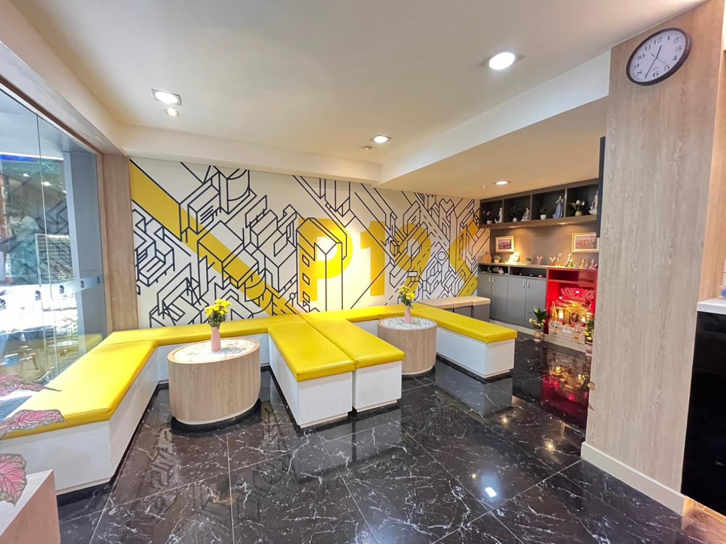 Pratunam19 Hotel Бангкок Экстерьер фото
