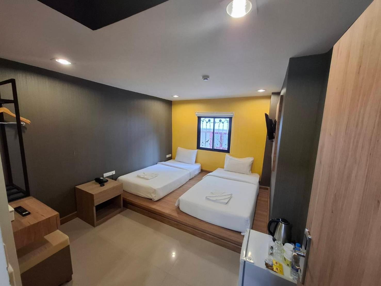 Pratunam19 Hotel Бангкок Экстерьер фото