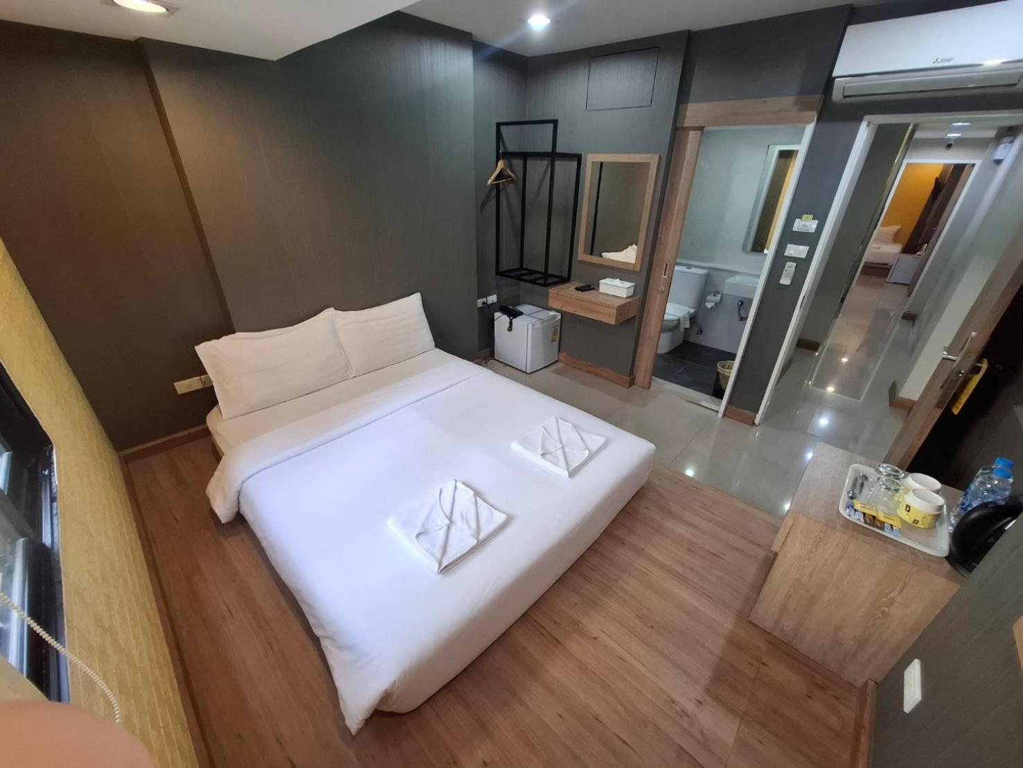Pratunam19 Hotel Бангкок Экстерьер фото