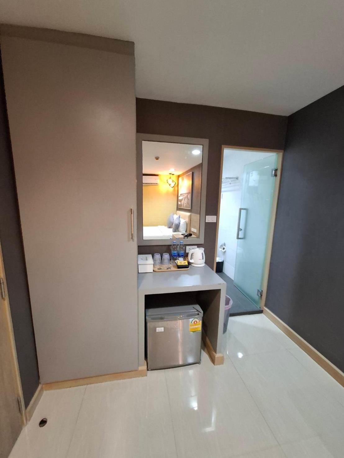 Pratunam19 Hotel Бангкок Экстерьер фото