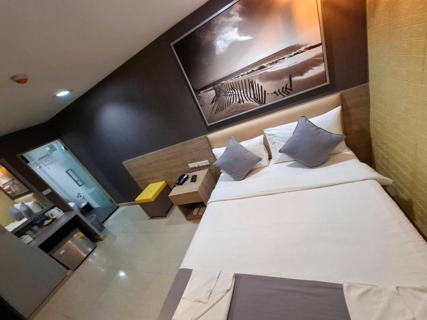 Pratunam19 Hotel Бангкок Экстерьер фото