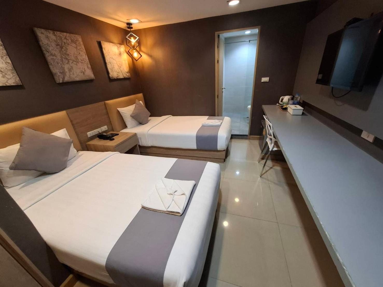 Pratunam19 Hotel Бангкок Экстерьер фото